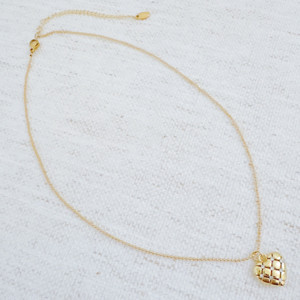 Collana con ciondolo a cuore trapuntato di lusso - Product Image 1