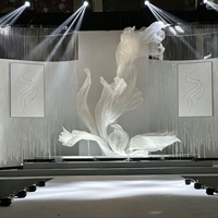Arche florale géante en organza blanc pour décoration de toile de fond de mariage, idéale pour l'aménagement de scènes d'événements, de banquets en plein air, de jardins, de hôtels et de vitrines.