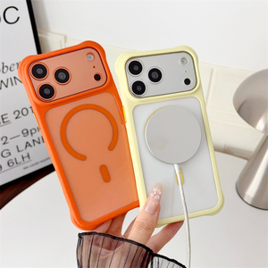 Coque de téléphone latérale en silicone magnétique fluorescente transparente pour iPhone 18 17 16 Pro Max avec bouton IA et coussin d'air antichoc - Product Image 4
