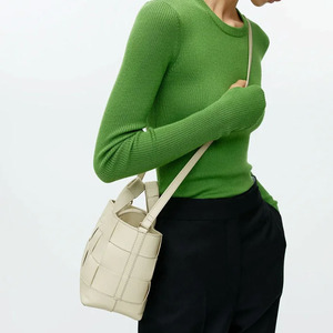 Nouveau <span class=keywords><strong>sac</strong></span> fourre-tout en cuir vegan tressé, personnalisable avec étiquette privée, grande capacité, décontracté, pour femme, <span class=keywords><strong>sac</strong></span> à bandoulière, <span class=keywords><strong>sac</strong></span> de shopping - Product Image 3