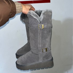 Bottes d'hiver hautes pour femmes, en cuir véritable noir, avec boucles dorées, doublure en laine confortable, douces et chaudes, pour la neige - Product Image 2
