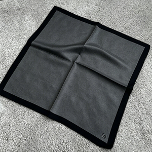 Écharpe en soie en gros, impression personnalisée, écharpe carrée en twill de soie pour femme et <span class=keywords><strong>homme</strong></span>, impression numérique, avec votre propre logo - Product Image 4
