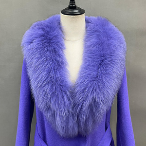 <span class=keywords><strong>Cappotto</strong></span> Lungo in Cashmere <span class=keywords><strong>Blu</strong></span> Viola <span class=keywords><strong>con</strong></span> <span class=keywords><strong>Collo</strong></span> in <span class=keywords><strong>Pelliccia</strong></span> <span class=keywords><strong>di</strong></span> Volpe Staccabile, <span class=keywords><strong>Cappotto</strong></span> da Donna in Lana Sognante <span class=keywords><strong>con</strong></span> <span class=keywords><strong>Pelliccia</strong></span> - Product Image 4