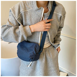 Bolso Cuadrado Pequeño de Nailon al por Mayor, Bolso de Tela Ligero, Bolso de Hombro Casual Unisex para Parejas - Product Image 2