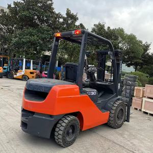 Chariot élévateur d'occasion japonais de qualité supérieure, capacité de 3 tonnes à 7 tonnes, prix bas, modèle composants principaux moteur pompe 10 tonnes Toyota Komatsu, vente chaude - Product Image 2