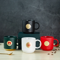 Vente en gros de tasse en céramique créative Ins Personality Niche Design Tasse à café et soucoupe en porcelaine Tasse à eau grasse créative