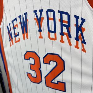 Pantalones cortos de baloncesto personalizables de talla grande, transpirables, diseño de sublimación digital de equipo propio - Product Image 2