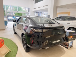 ราคาสุดคุ้มสำหรับรถยนต์ใหม่ Dongfeng Fengshen Yixuan 2026 เครื่องยนต์ 1.5 ลิตร เกียร์อัตโนมัติ รุ่นหรูหรา ซีดานขนาดกะทัดรัด 4 ประตู - Product Image 6
