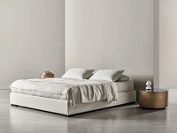 Lit double de style italien minimaliste avec cadre en bois massif, dossier rembourré en tissu double face, pour chambre principale