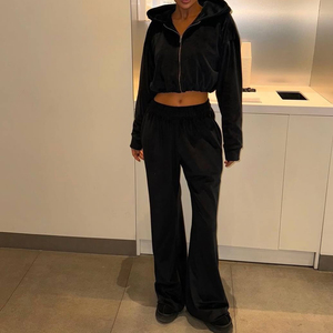 Ensemble de survêtement décontracté personnalisé en coton vierge pour femme, style streetwear, avec sweat à capuche zippé et pantalon de survêtement - Product Image 4