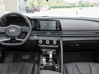 Nouvelle Elantra 2025 1.5L Essence Berline LHD 5 Places Automatique CVT 115PS Euro 6 LUX Édition Premium