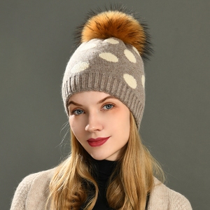 Bonnet en tricot de <span class=keywords><strong>laine</strong></span> cachemire pour l'hiver en gros bonnet en vraie grande fourrure Pom Pom Jacquard <span class=keywords><strong>Point</strong></span> de vague Bonnet tricoté en <span class=keywords><strong>laine</strong></span> pour femmes personnalisé - Product Image 6