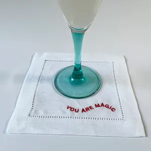 Divertidas servilletas de lino bordadas Blanco Rojo Baile/Estancia/<span class=keywords><strong>Frases</strong></span> de bebida para fiestas Agregar Vibe Reuniones Cuadrado Blanco Rojo Bordado - Product Image 4