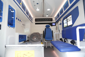 2024 tout nouveau véhicule d'ambulance 4x4 grande muraille surveillance médicale ICU Ambulance voiture pression négative Ambulance à vendre - Product Image 6