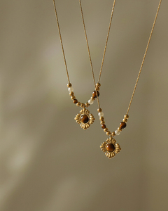 Collier pour femme en acier inoxydable plaqué or 18 carats, style vintage, avec pendentif fleur et agate œil-de-chat sertie griffe, maillons, 18 pouces - Product Image 4