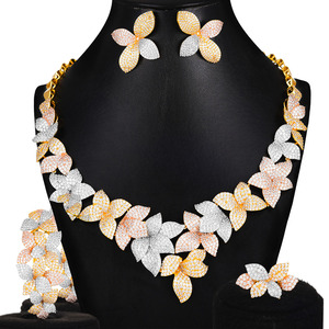 Ensemble De Collier Indien – Plaqué Or 22k – Rouge Et Zircones – Fait Main – Femme