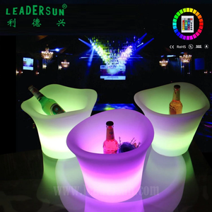 صندوق تبريد بلاستيكي مضيء بشعار مخصص مع إضاءة LED، دلو ثلج بلاستيكي مضيء، مبرد نبيذ للحفلات والبارات والفعاليات - Product Image 4