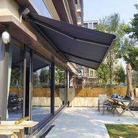 Auvent rétractable à bras courbé, structure en alliage d'aluminium, tissu PVC, ouverture automatique, résistant au vent, insonorisant, écran pliant en nylon