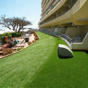 Césped Artificial Ecológico Personalizado <span class=keywords><strong>de</strong></span> 15 mm, Alfombra <span class=keywords><strong>de</strong></span> Gimnasio, Césped Sintético para Campos Deportivos <span class=keywords><strong>de</strong></span> Golf, Hecho <span class=keywords><strong>de</strong></span> Material PP y PE - Product Image 1