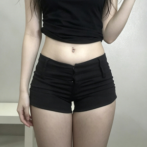 Shorts décontractés style urbain taille haute coupe ajustée avec large ceinture pour femme – Collection été - Product Image 1