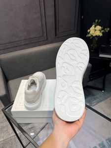 Alexander 2026 Tendance Mode Printemps Baskets Montantes à Lacets Luxe Sportives Confortables Oversize Rétro Légères à Semelle Épaisse Mc.Queen - Product Image 6