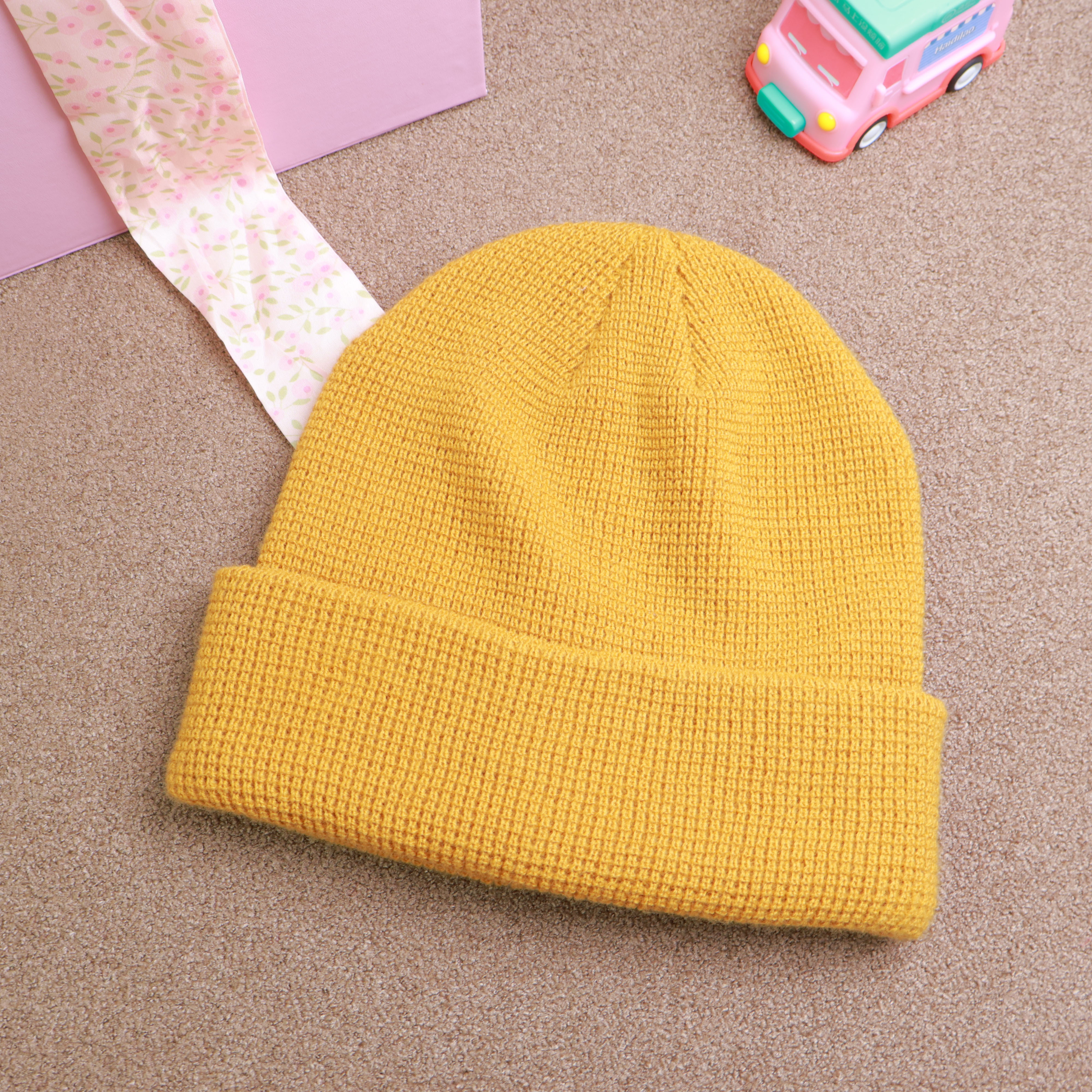 6-panel waffle rolled brim knitted hat