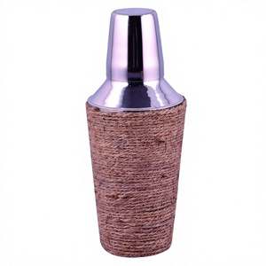 Shaker à cocktail en acier inoxydable avec un couvercle extérieur en corde Shaker à cocktail unique recouvert de corde - Product Image 1