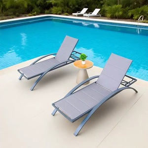 Chaise longue de piscine réglable en aluminium avec dossier en maille pour l'extérieur - Product Image 2