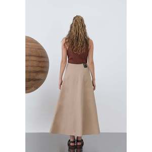 Jupe longue évasée élégante pour femme de la marque Soul, couleur camel, pour occasions décontractées et spéciales - Product Image 3