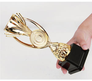 Mini trophée artisanal en plastique personnalisé en gros trophée de compétition et de réunion sportive pour enfants mini trophée souvenir artisanal en plastique - Product Image 6