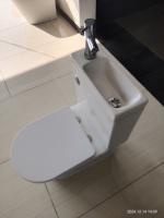 Salle de bain moderne en céramique WC couplé fermé Lavabo Toilettes Prix Couleur blanche Articles sanitaires Ensemble de toilette deux pièces
