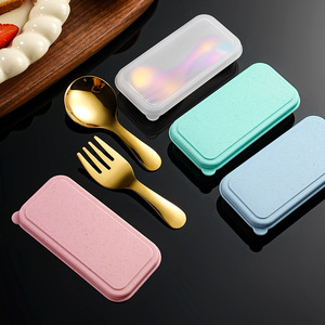 Ensemble de couverts pour enfants en acier inoxydable 304 écologique avec manche court, comprenant cuillère, fourchette, couteau, baguettes et étui de rangement, pour desserts et repas - Product Image 1