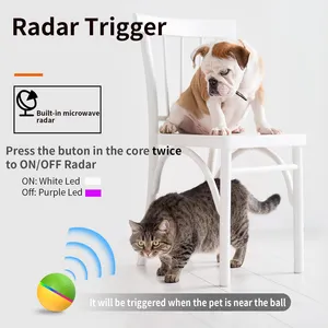 Bola mainan anjing berlari jarak jauh, bola interaktif pintar pengisian daya USB dengan lampu warna-warni untuk anjing