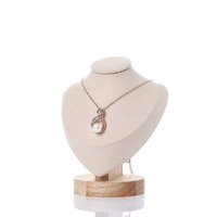 Nouveau logo personnalisé du fabricant en forme de cœur collier présentoir de luxe buste mannequin pour accessoire de bijouterie