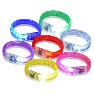 Pulsera LED con Logotipo Personalizado, Luz Intermitente de Plástico Suave para Fiestas, con Diseño Multicolor de Año Nuevo Chino, 8 Pulgadas, Empacada en Bolsa - Product Image 1