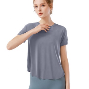 Nouveau T-shirt de sport pour femme 2026, style blouse de yoga, à manches courtes, séchage rapide, sensation de fraîcheur, fente dorsale, en Spandex/Nylon, pour l'été - Product Image 5