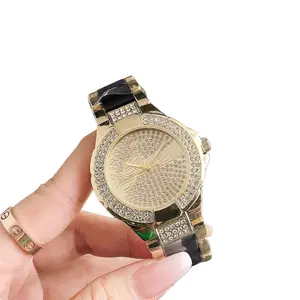 Harga grosir desain baru jam tangan kuarsa bermerek Jepang jam tangan pria bentuk persegi jam tangan klasik relojes para mujer