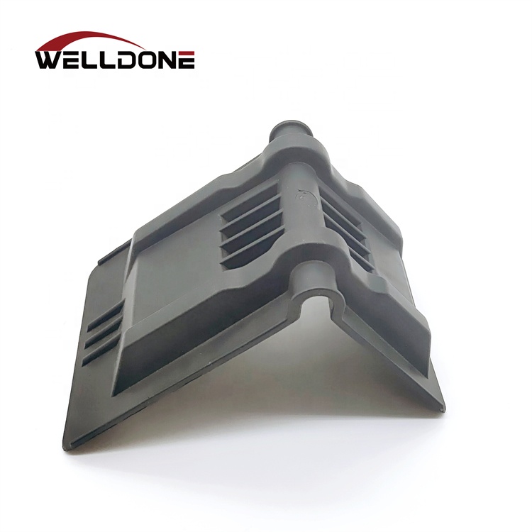 Пластиковый защитный уголок для крепления ремня