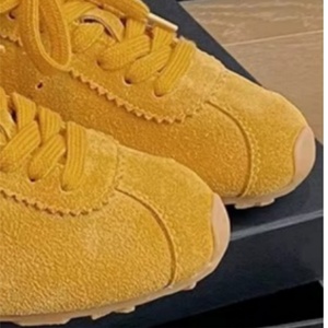 Retro trend German-style training <b>shoes</b>, stylish and simple, made of suede, suitable for sports, with excellent slip resistance. - Product Image 2
