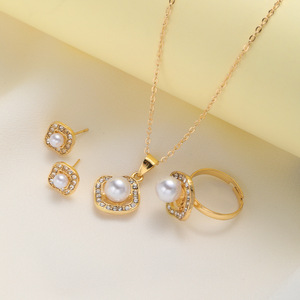 Nouveau Style De Mode Haute Diamant Incrusté Perle Carré Boucles D'oreilles Anneaux Colliers Ensemble 3pcs En Gros - Product Image 4