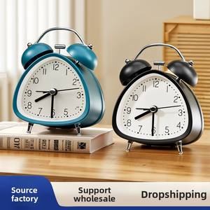 Réveil pour <span class=keywords><strong>étudiant</strong></span>s et personnes <span class=keywords><strong>âgée</strong></span>s 2025 Nouveau corps en métal Affichage LED Réveil puissant Charge silencieuse <span class=keywords><strong>Chambre</strong></span> et salon - Product Image 6