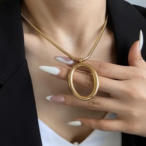 Ensemble collier et boucles d'oreilles en acier inoxydable pour femme, pendentif géométrique circulaire elliptique plaqué or 18 carats, bijoux minimalistes tendance - Product Image 3