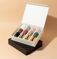 Boîtes en papier à bougies de luxe Fermeture à rabat magnétique pour l'expédition pour les ensembles de cadeaux de bougies Caractéristiques d'insertion Gaufrage de stratification mate