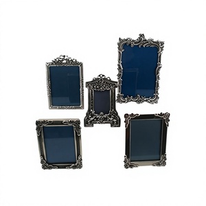 Marco de fotos de metal bellamente texturizado para celebrar el amor, la risa y la vida a través de colecciones de fotos memorables - Product Image 1