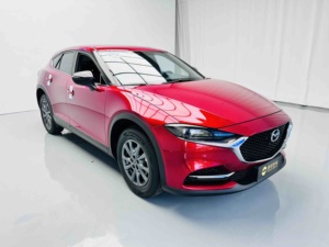 <span class=keywords><strong>Mazda</strong></span> CX-4 2023 d'occasion à faible kilométrage, 2.0L Turbo Automatique, Conduite à Gauche, Écran Tactile, Roues R17, Aide au Stationnement, SUV Compact Confortable, Expédition Rapide - Product Image 3