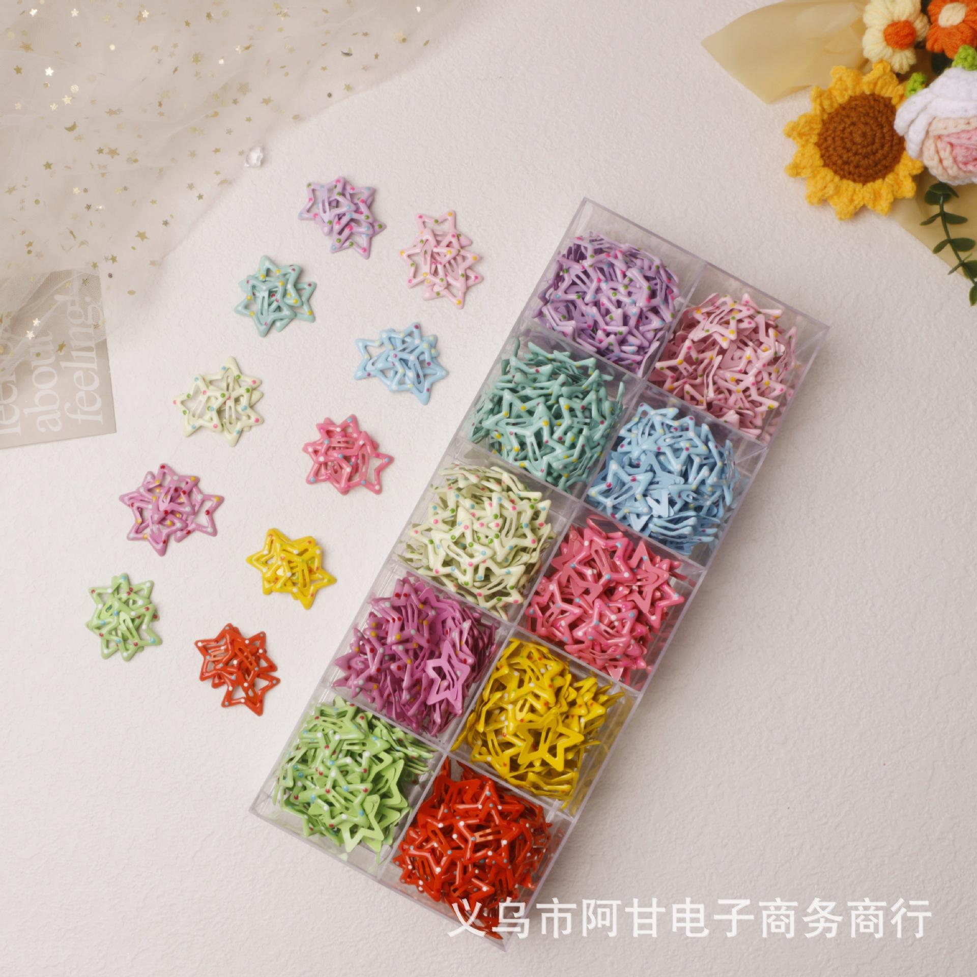 600 five - pointed stars