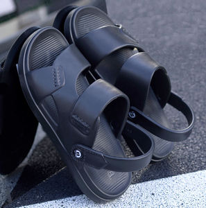 Gran oferta 2024 nuevos hombres planos verano madera blanda antideslizante rodillos Casual conducción al aire libre deportes <span class=keywords><strong>playa</strong></span> zapatillas al por mayor - Product Image 4