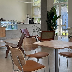 Tavoli e Sedie per Caffetterie e Panetterie dal Design Semplice, Esteticamente Gradevoli e che Creano un'Atmosfera Accogliente. - Product Image 5