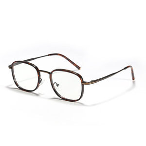 Lunettes carrées en titane de luxe de haute qualité Lunettes de prescription élégantes avec motif solide pour hommes et femmes - Product Image 4