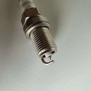 Bujía de Iridio y Platino 06E905611 06E905611A, Reemplazo Directo para Audi <span class=keywords><strong>A4</strong></span> A6 Q5 VW Touareg Porsche Cayenne 2008-2023 - Product Image 3